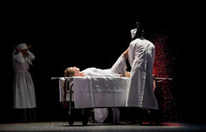 Сцена из спектакля 'Морфий'